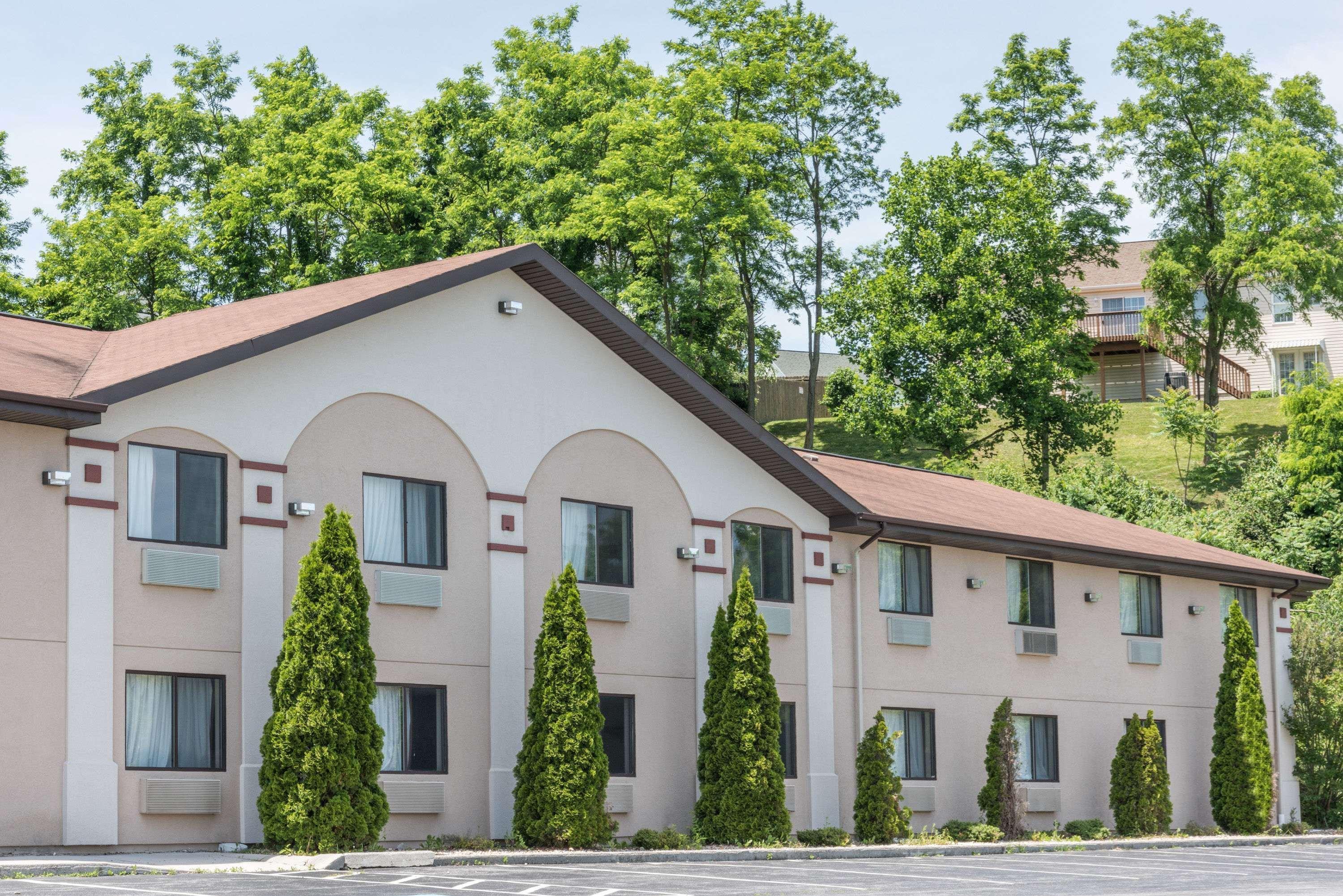 Super 8 By Wyndham Thurmont Exterior photo