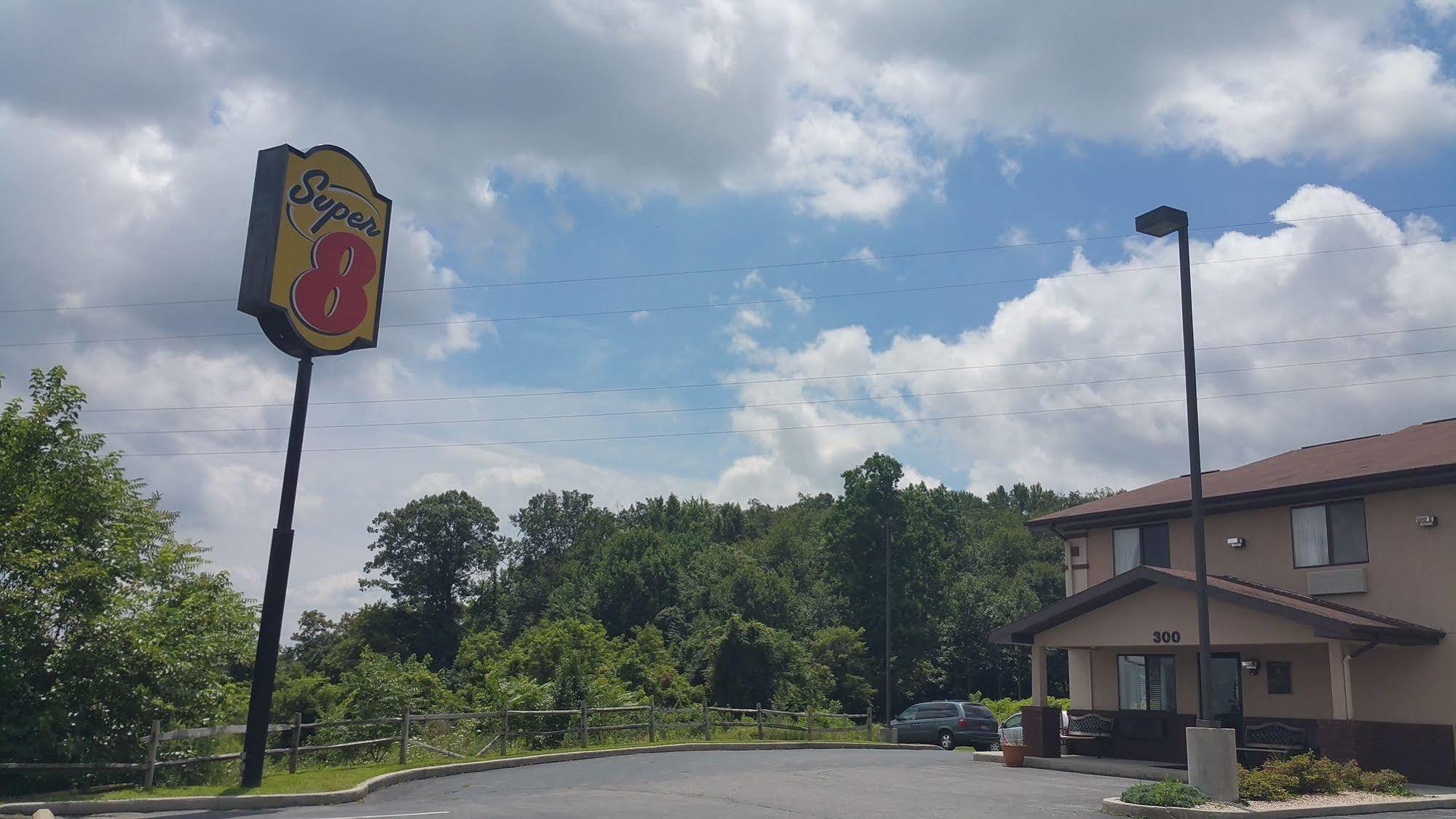 Super 8 By Wyndham Thurmont Exterior photo